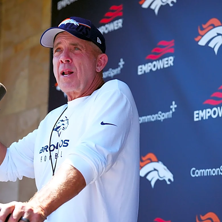 Sean Payton gave a funny birthday cake to Sean McVay