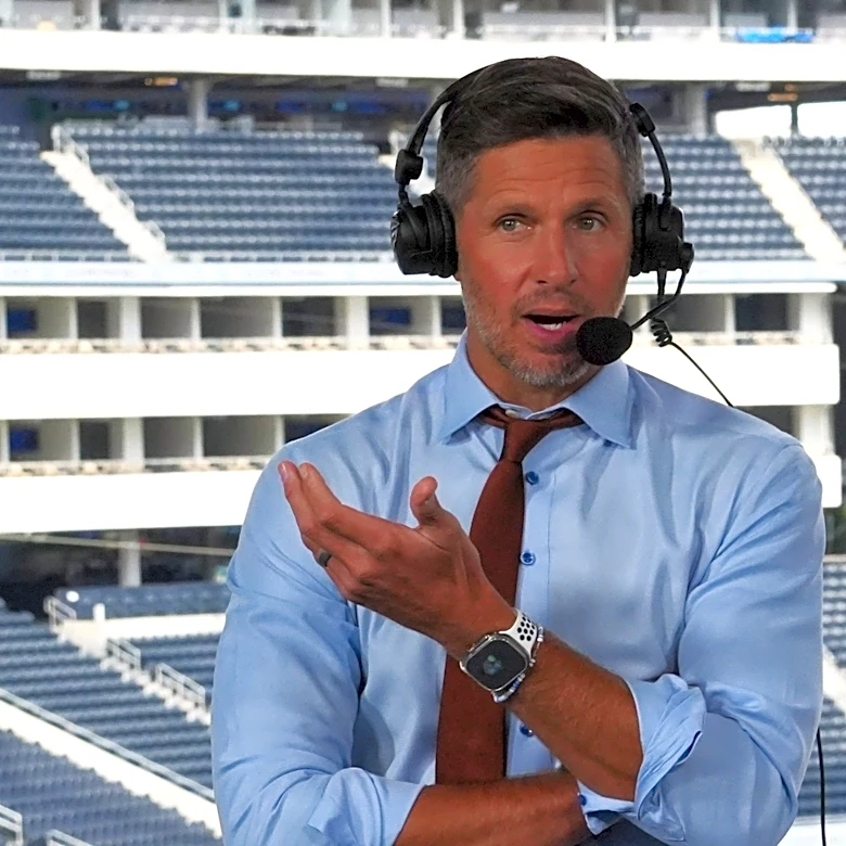 Dan Orlovsky says Bo Nix is leaving plays on the field: ‘Throw the ball’