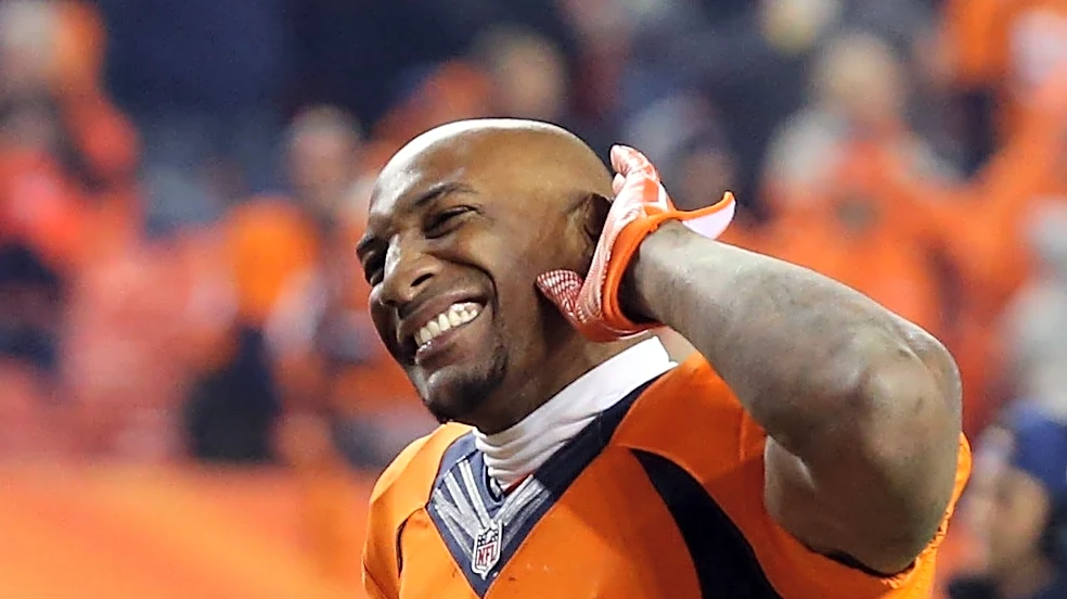 Aqib Talib and Ryan Fitzpatrick exchange remarks after Bo Nix comments