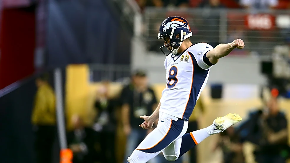 Broncos Super Bowl 50 champion signs with Rams