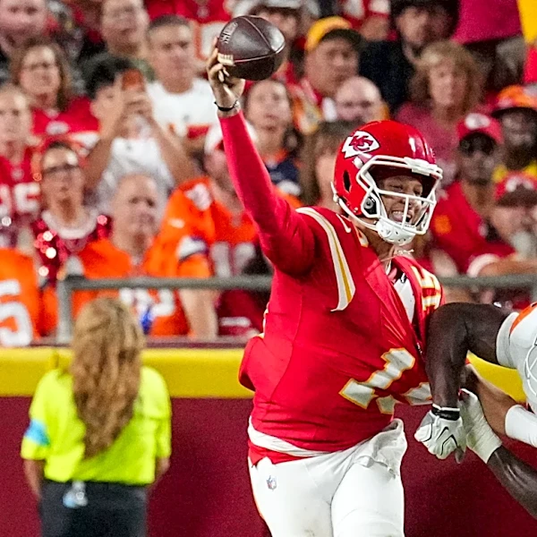 NFL picks: Who the experts predict to win in the Broncos-Chiefs game