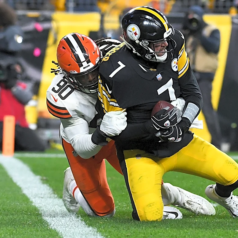 Browns host visit with a familiar face as training camp opens