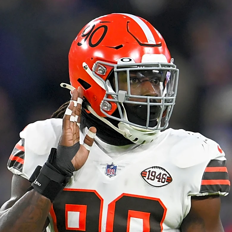 Browns reunion spurned by DE Jadeveon Clowney; signs with Texans