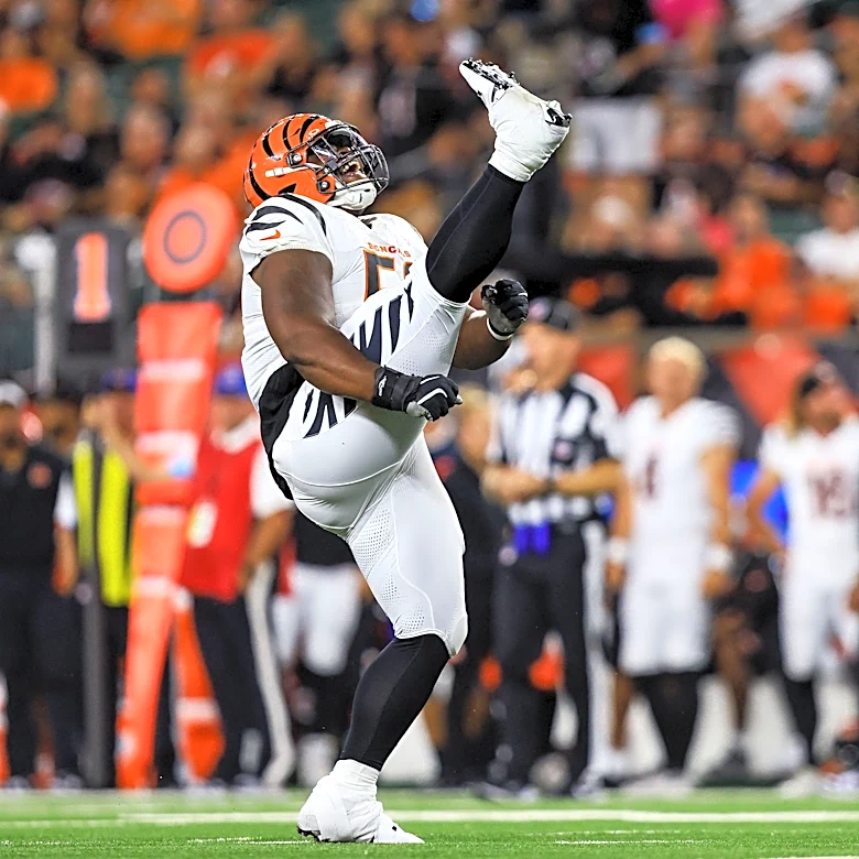 Browns make minor roster move with multiple ailments to DT room