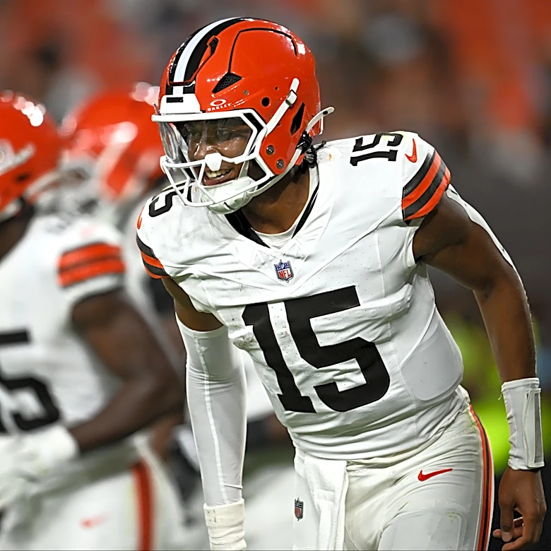 Browns' QBs shine in preseason blowout win over the Patriots