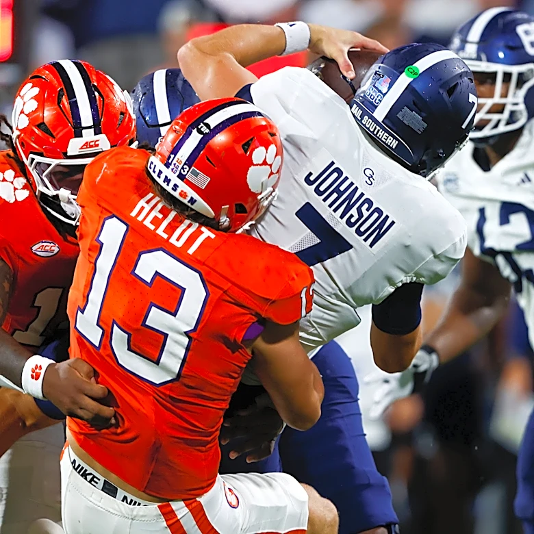 Browns land QB and edge help in Sports Illustrated's in new mock draft