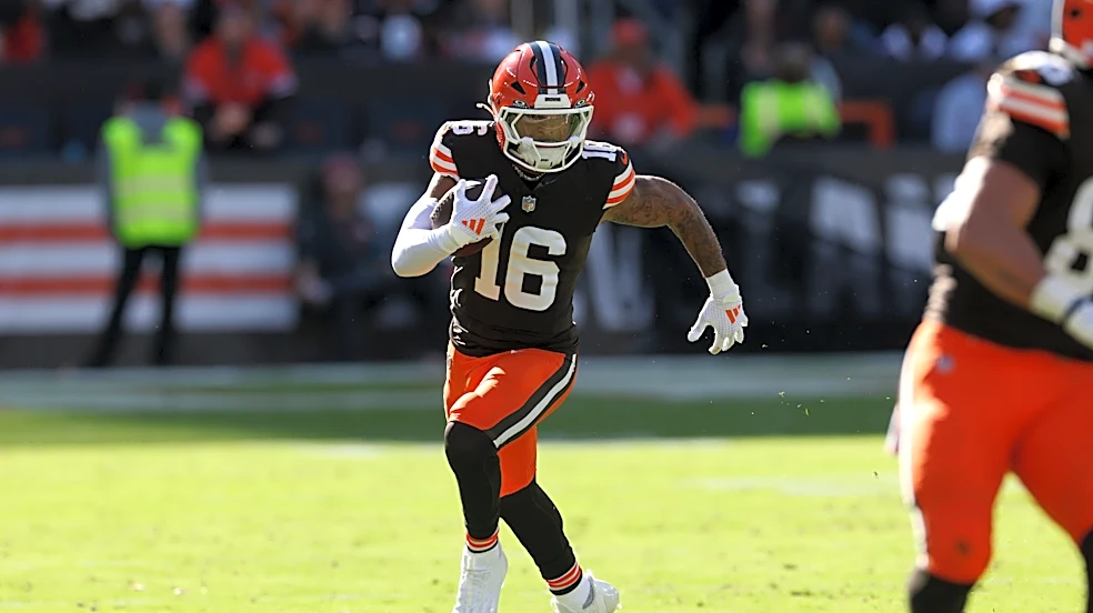 What grade did CBS Sports give the Browns in Week 6?