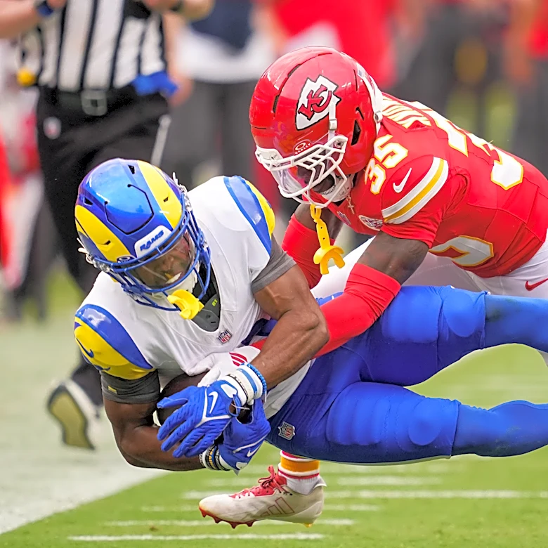 Buccaneers add secondary depth by claiming Kevin Knowles off waivers