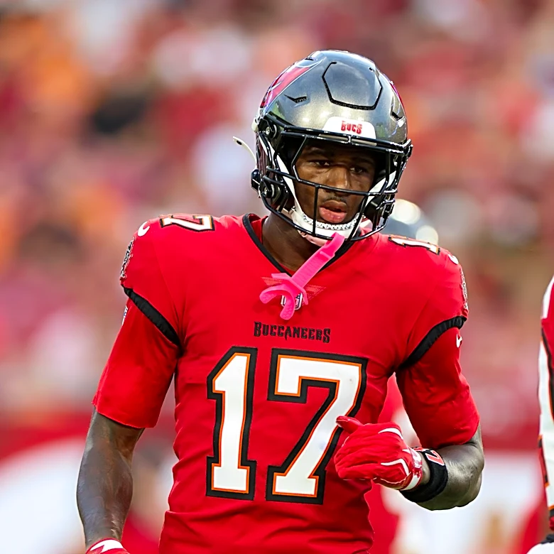 Bucs turnovers ruin Zac Robinson debut