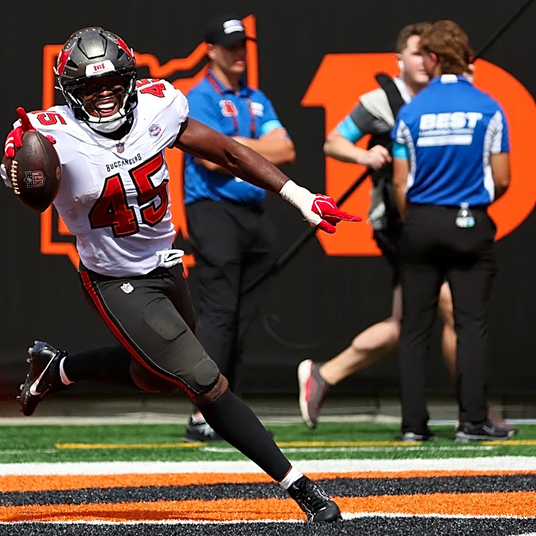 Bucs rookie makes NFL history in jaw-dropping debut