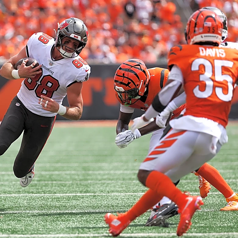 Should you start Bucs TEs this week in fantasy football?