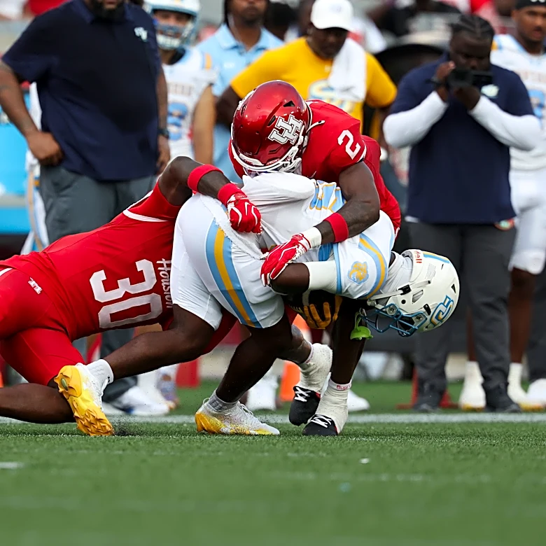 Bucs scouts watch potential 2027 target make insane interception