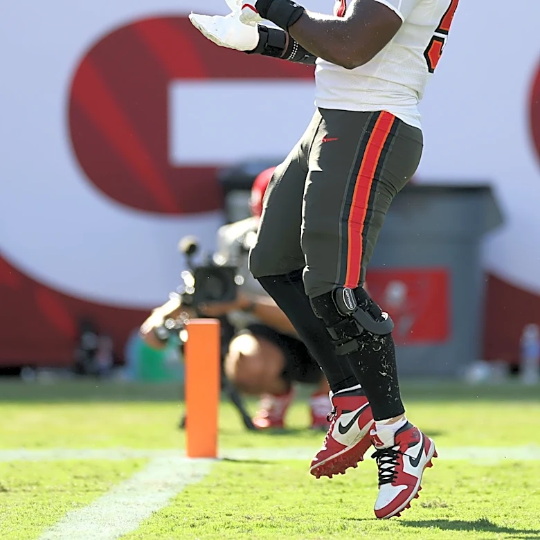 Bucs defense shows signs of life in frustrating loss