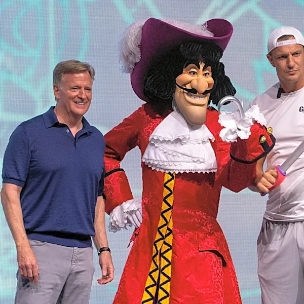 Rob Gronkowski on if Buccaneers can contend with Jalon Daniels at quarterback