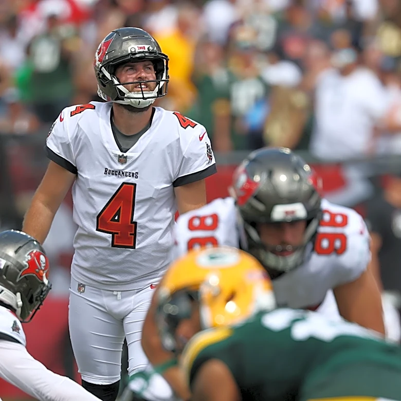Should Buccaneers have trusted Chase McLaughlin on their final drive?
