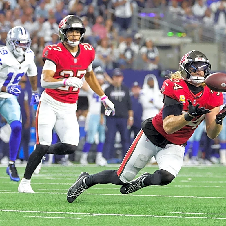 Alex Anzalone plays unlikely hero in Bucs’ upset win over Cowboys