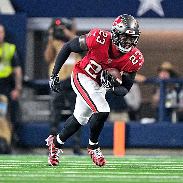 Tykee Smith lives up to Lavonte David's high praise