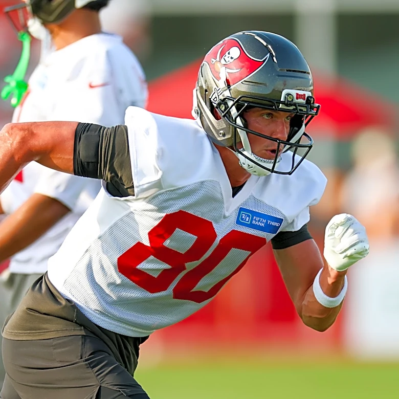 Buccaneers open 21-day practice window for David Sills