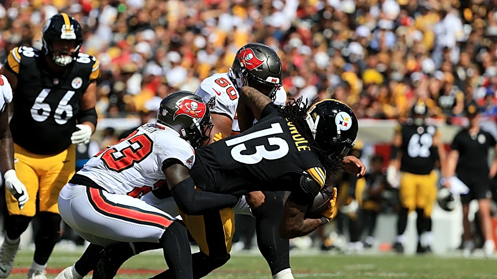 Buccaneers Week 6 PFF grades reveal standout performers vs. Steelers