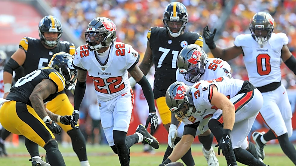 Buccaneers Week 6 snap counts: David Walker deserves more snaps