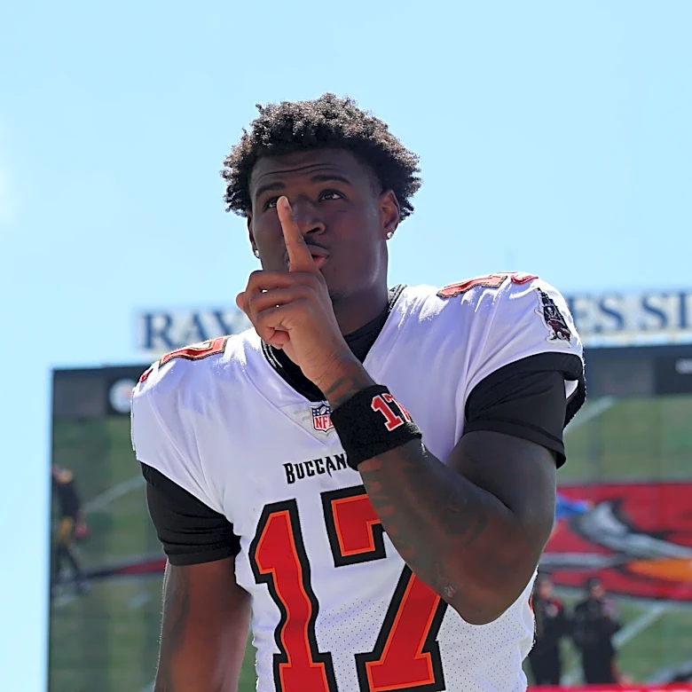 Bucs dominate, but their pass game still has questions