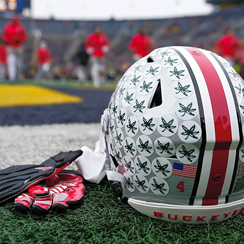 Ohio State Black Stripe Alert! Offensive lineman sheds black stripe