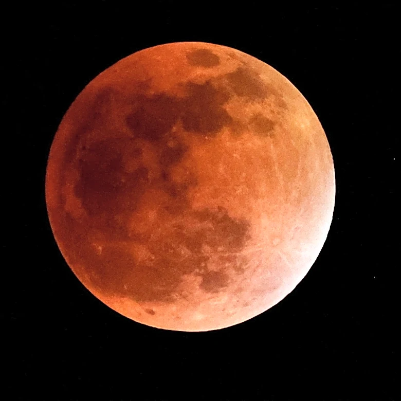 What time is the blood moon lunar eclipse, why is the moon turning red?