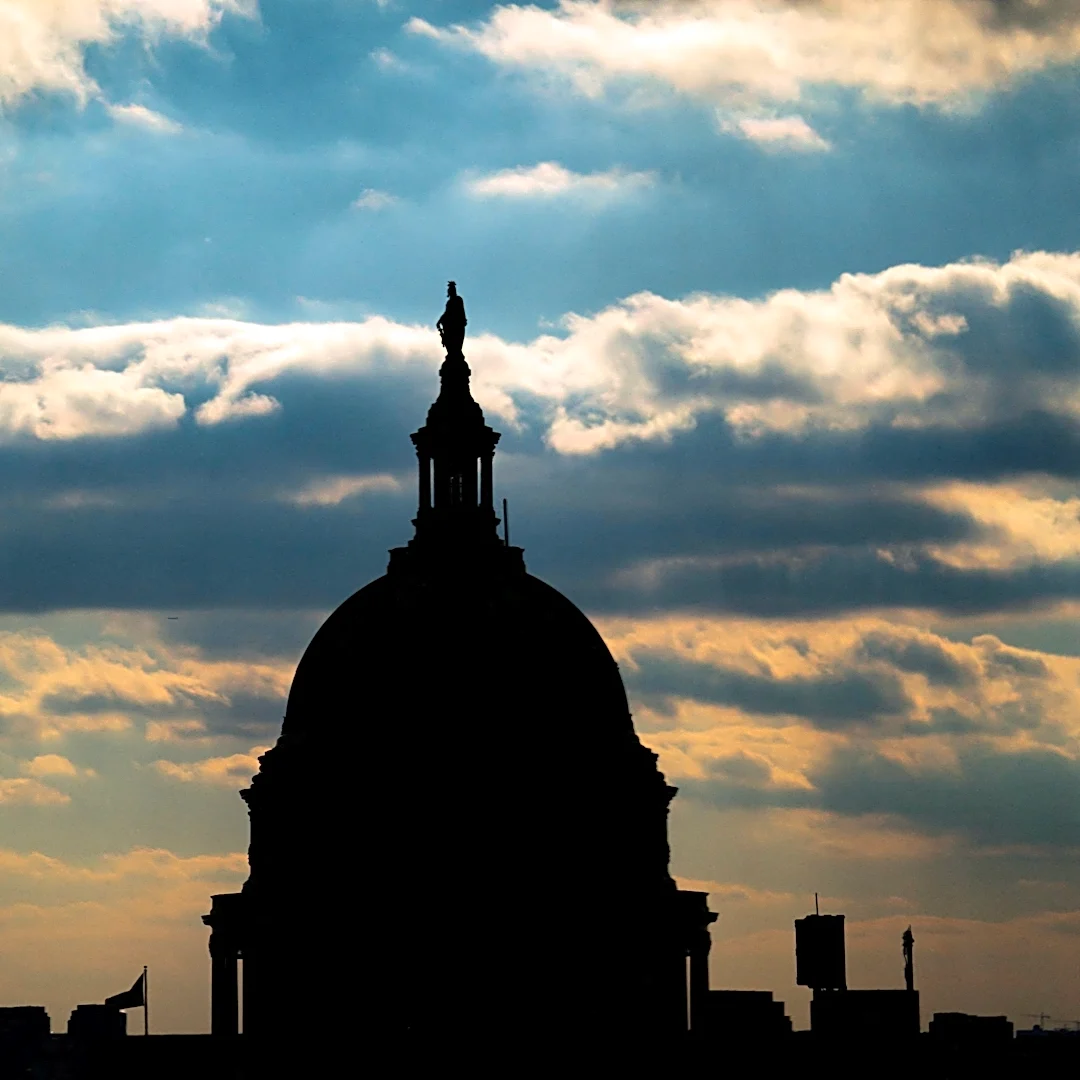 See who's favored to win House, Senate midterms based on betting odds