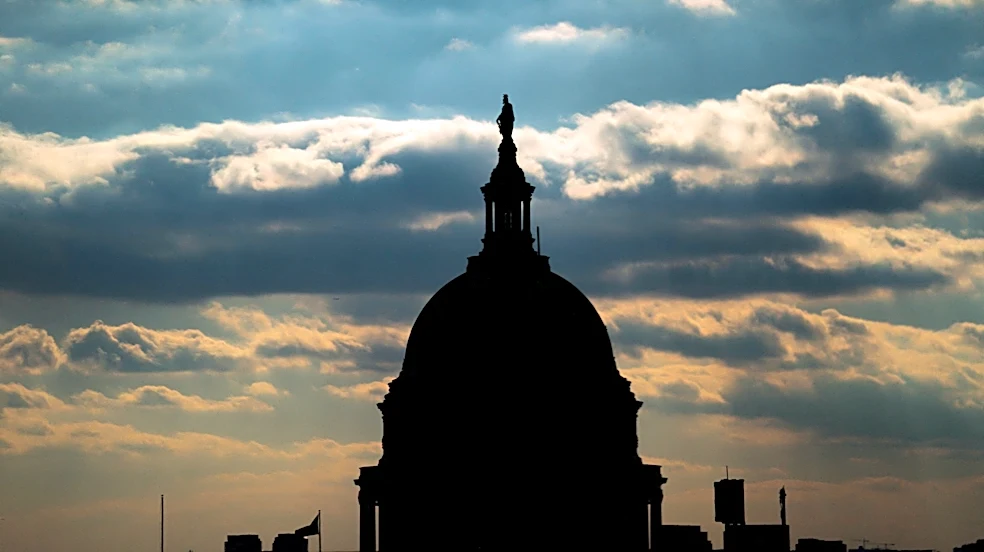 See who's favored to win House, Senate midterms based on betting odds