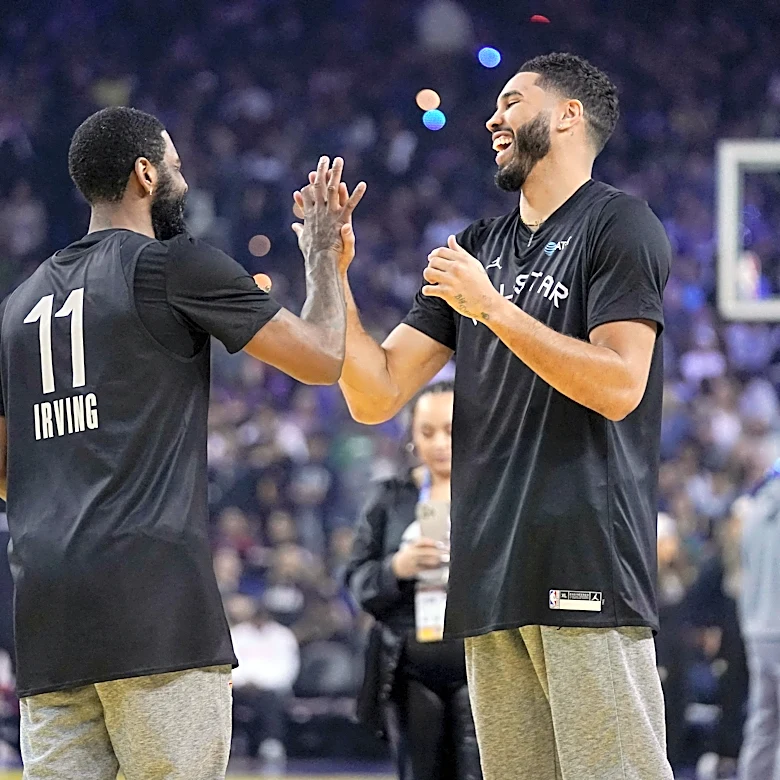 Boston Celtics alumni Jayson Tatum, Kyrie Irving speak to Duke players after scrimmage