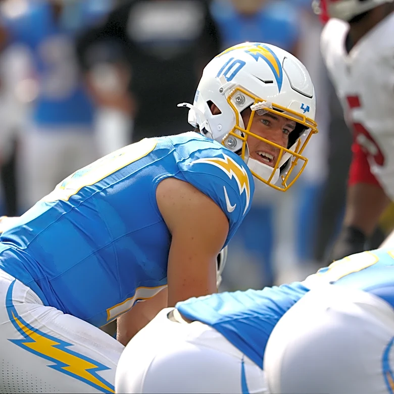 Chargers' offense already has back against the wall, says NFL insider