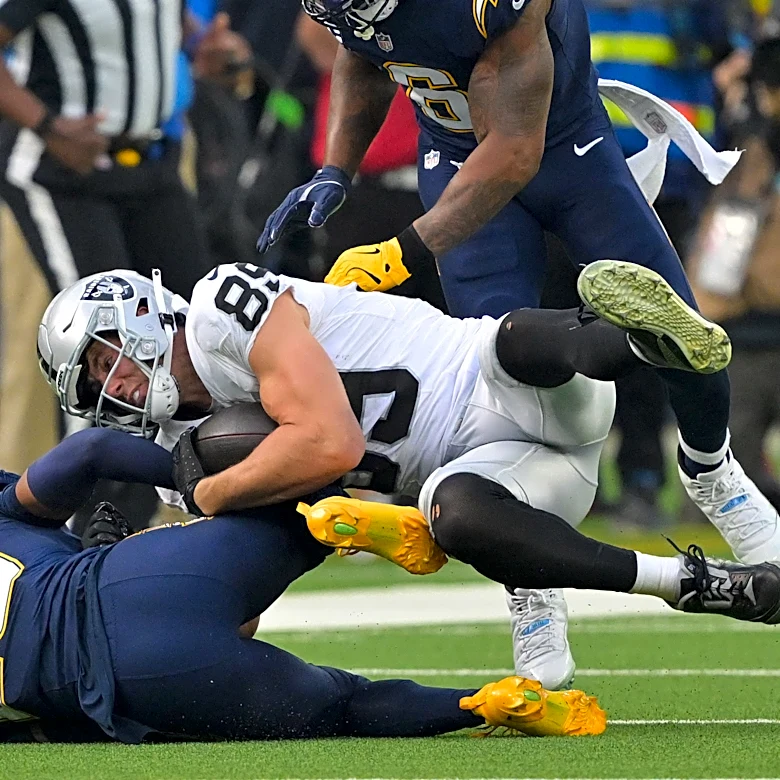 Will Brock Bowers play against Chargers? NFL insider provides update