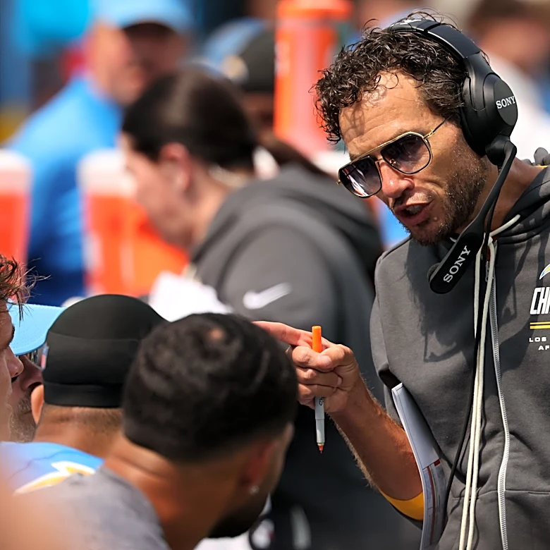 Chargers' Mike McDaniel admits offense didn't look like he envisioned