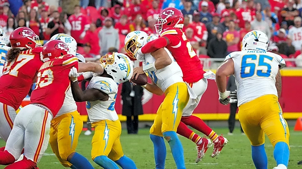 Chargers fall to 0-6: Instant analysis of LA’s Week 6 loss
