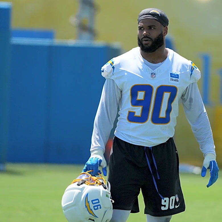 Akheem Mesidor continues to ascend amid Chargers' difficult season