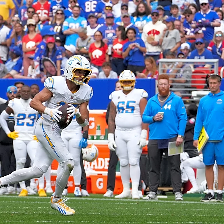 NFL insider reveals Chargers' surprising trade deadline stance