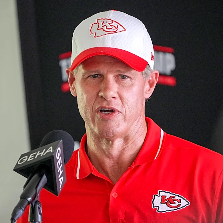 Chiefs Chairman Clark Hunt preaches team focus on the present