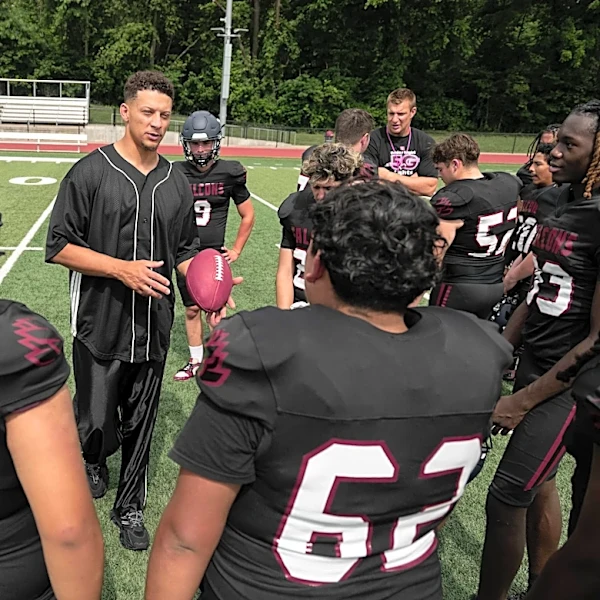 Patrick Mahomes supports hometown schools with T-Mobile