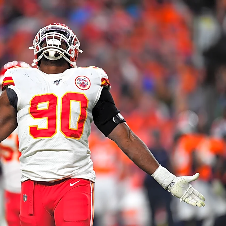 Emmanuel Ogbah will reportedly sign a one-year deal with the Chiefs