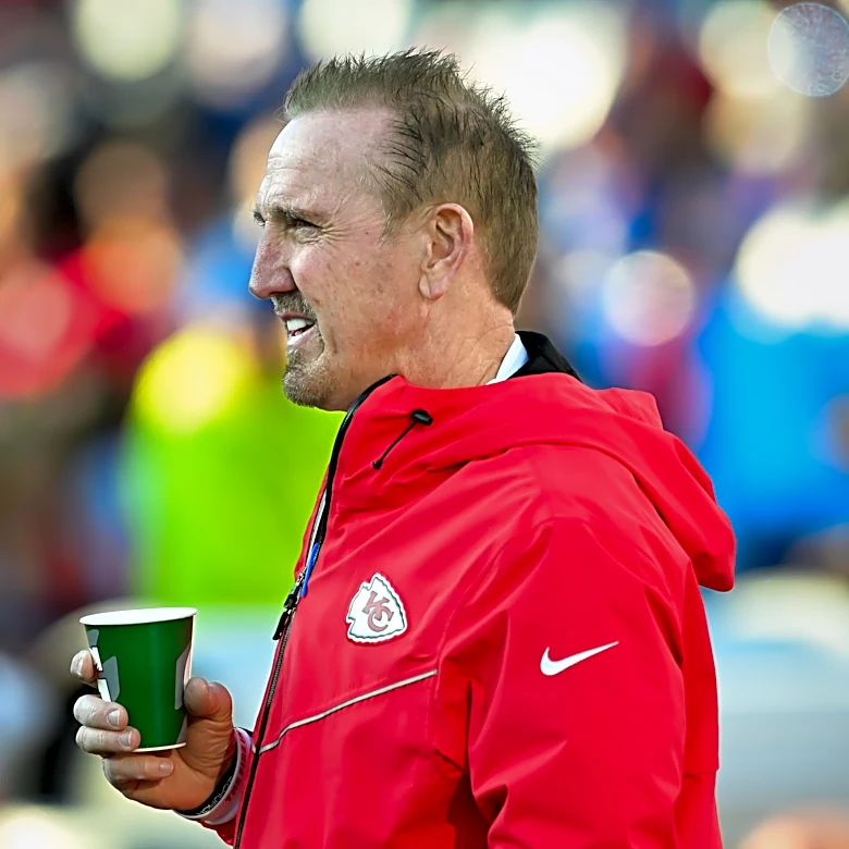 Steve Spagnuolo praises a versatile defensive back in the secondary