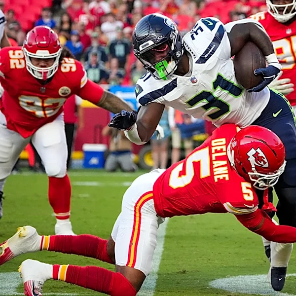 Chiefs DB Mansoor Delane tallies TFL in debut at Arrowhead Stadium