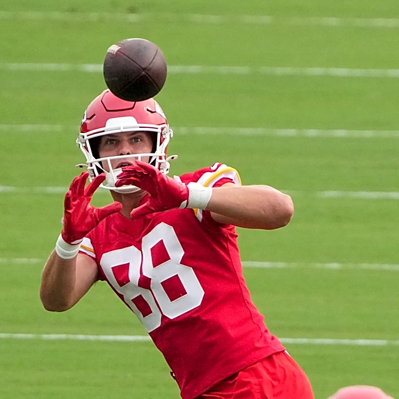 NFL fines Chiefs TE almost $5k ahead of KC's Week 1 matchup vs Broncos