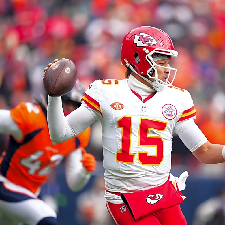 Will Patrick Mahomes play vs. Broncos? Injury update for Chiefs QB