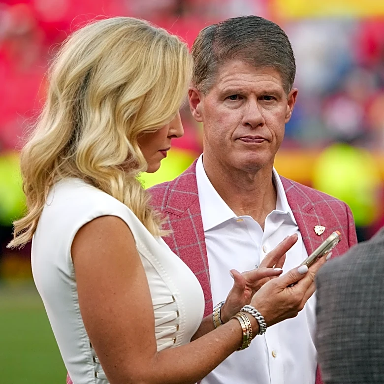 Clark Hunt reveals new stadium won’t likely be named Arrowhead