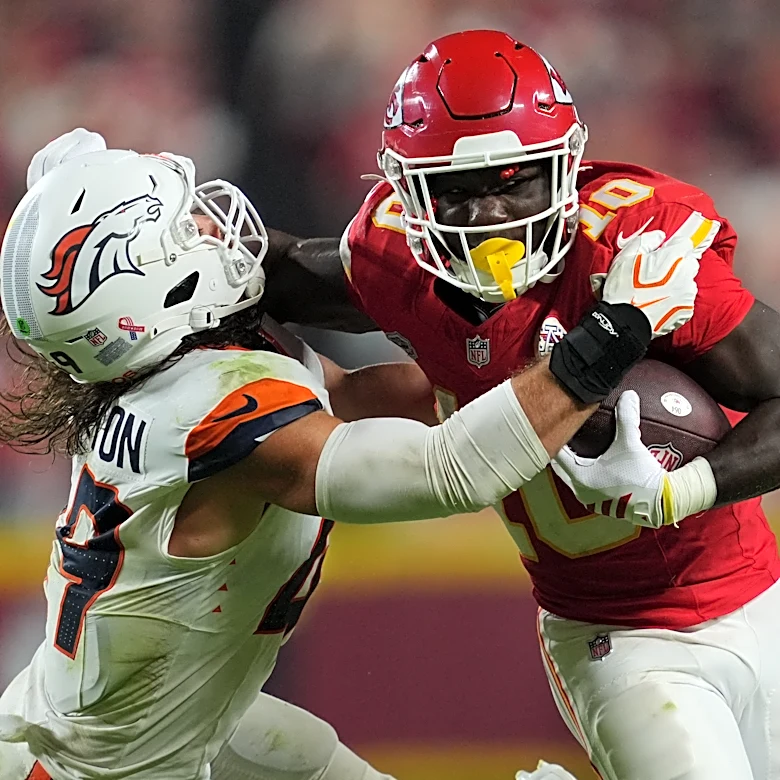 Emmett Johnson discusses his bond with teammate Kenneth Walker III