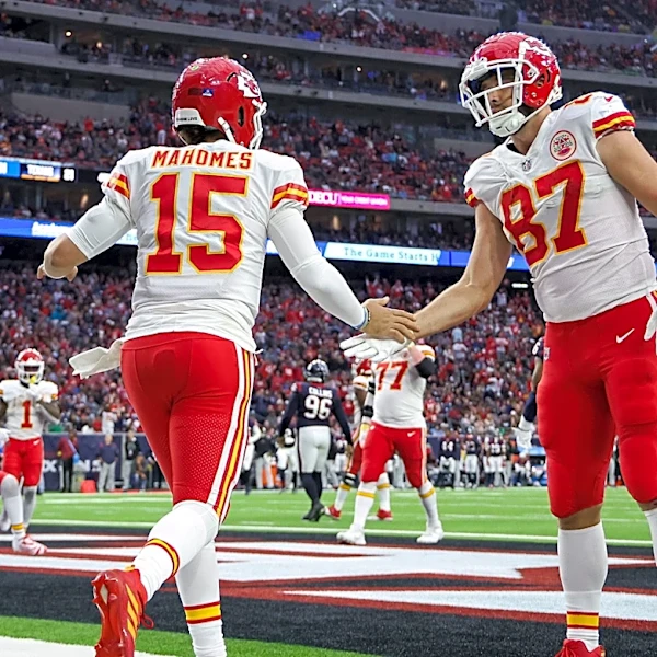 Chiefs vs. Colts: KC's stars arrive for 'Sunday Night Football'