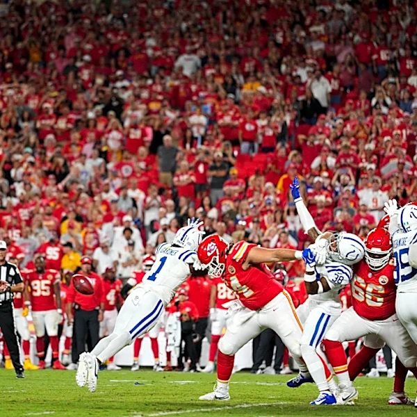 Fans, critics react to Harrison Butker's game-winning FG vs. Colts