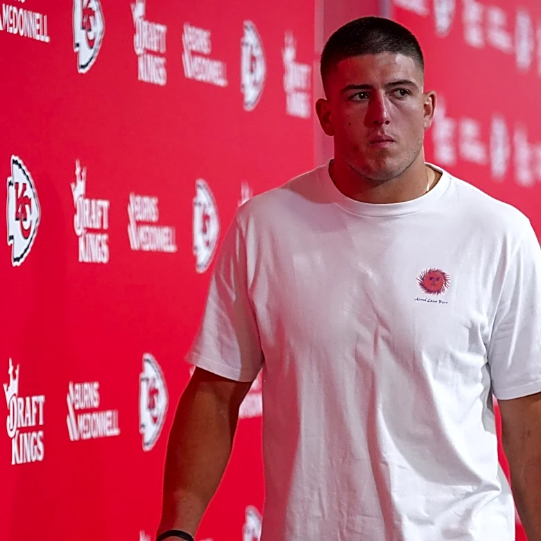 George Karlaftis warns younger teammates before matchup with Dolphins