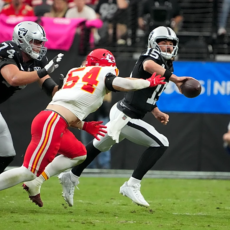Ex-Chiefs LB carted off with serious injury in Commanders vs. Seahawks
