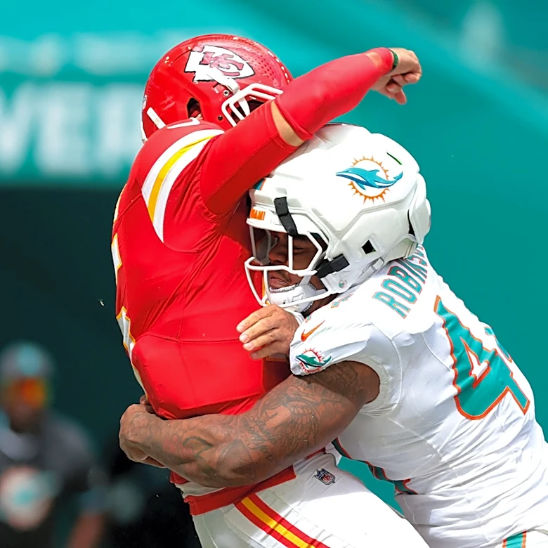 Andy Reid addresses the 'roughing the passer' hit on Patrick Mahomes